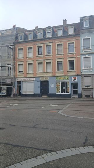  Immeuble � vendre 900 m�