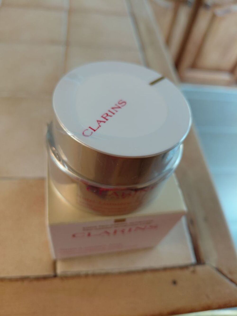 Creme nutri lumiere Clarins pot 50 ML Bijoux et montres