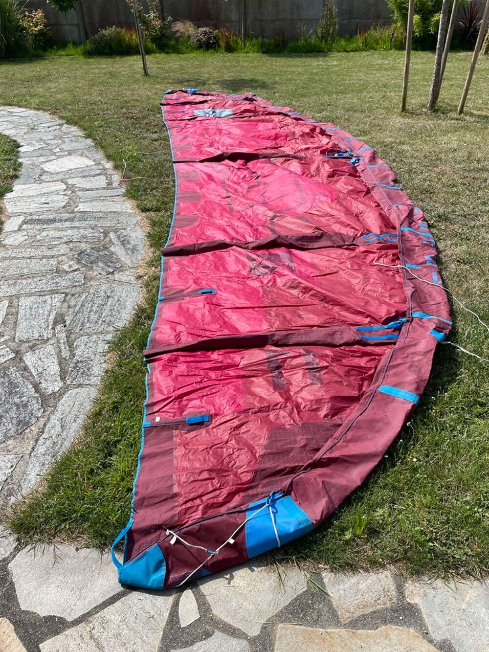 2 ailes de kite NORTH REBEL 8 et 11 m. Echange 13 m Sports
