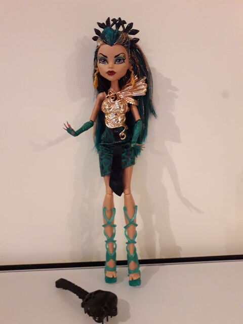 Vends poupe Monster High Nefera 10 Grosbreuil (85)
