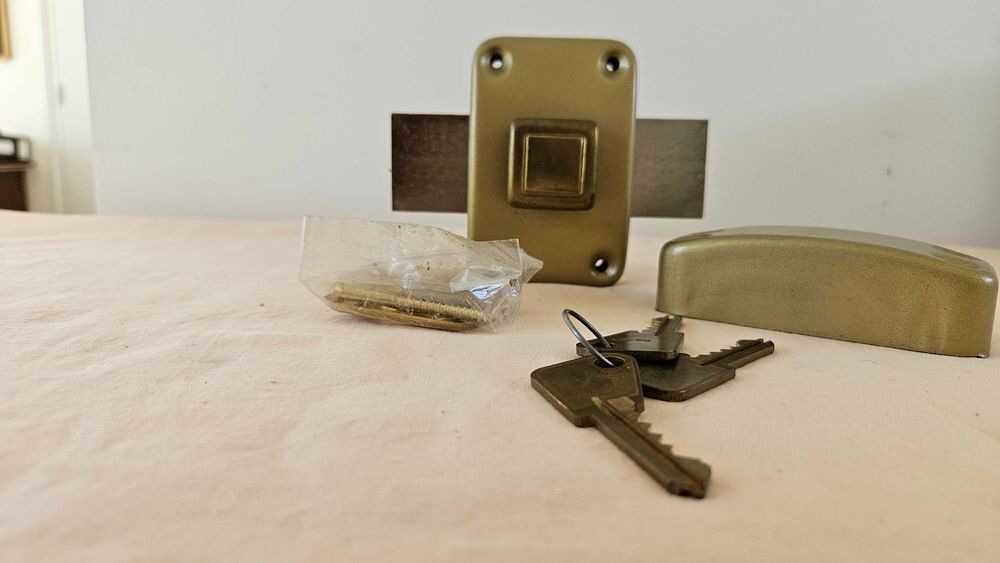 Verrou S&eacute;curit&eacute; Neuf, 3 cl&eacute;s, Bricard" N&deg;41 Double tour Bricolage