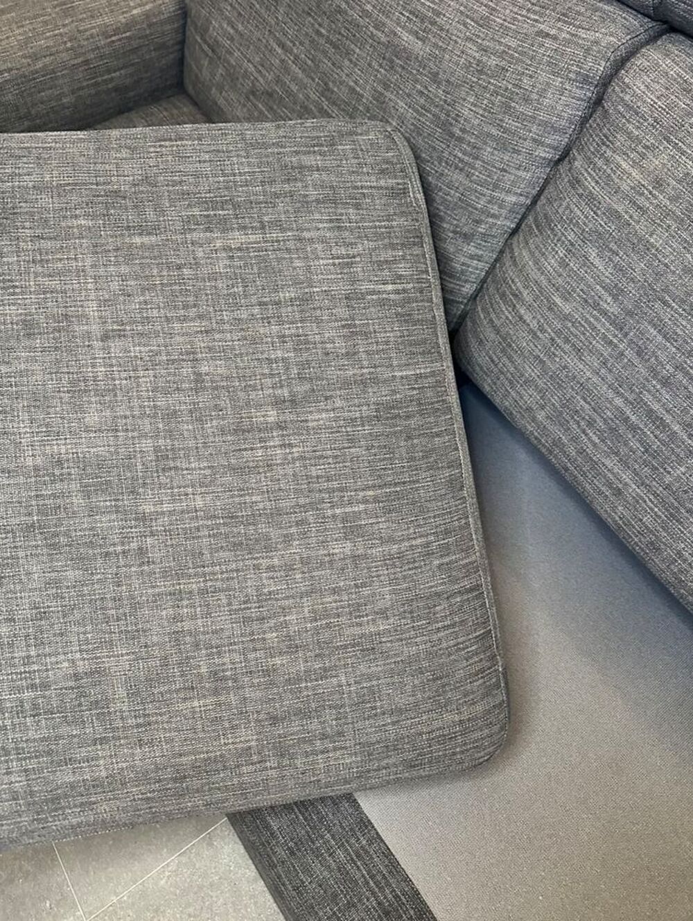 Canap&eacute; gris poltron et sofa Meubles