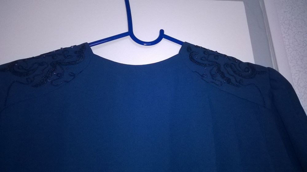 Belle robe de c&eacute;r&eacute;monie bleu marine neuve - taille 46 Vtements