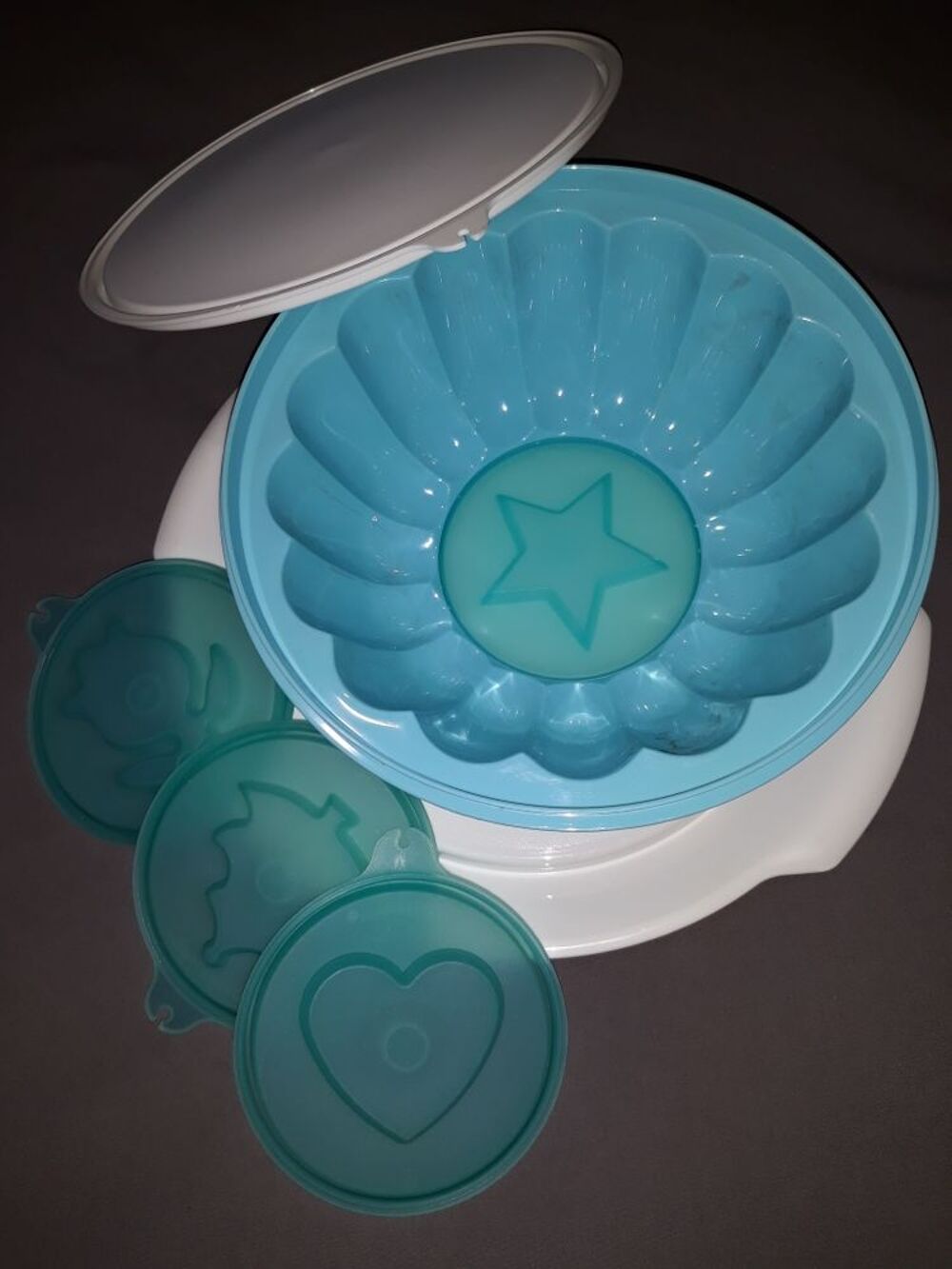 Tupperware pour charlotte neuf.. Décoration