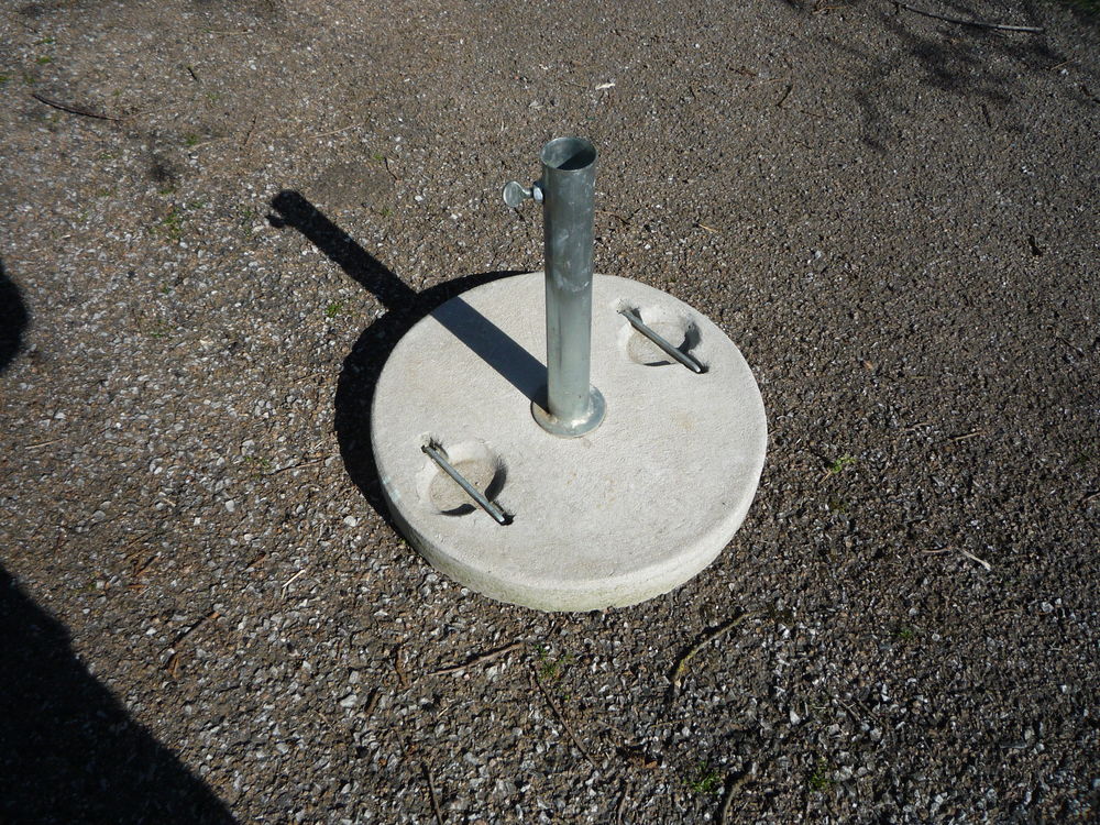 Pieds de parasol b&eacute;ton diam&egrave;tre tube 45mm Jardin