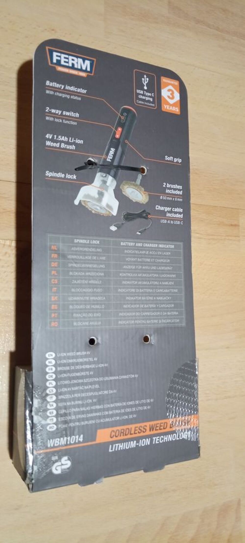 Brosse rotative sur accus FERM - nettoyage pav&eacute;s, bordures Jardin