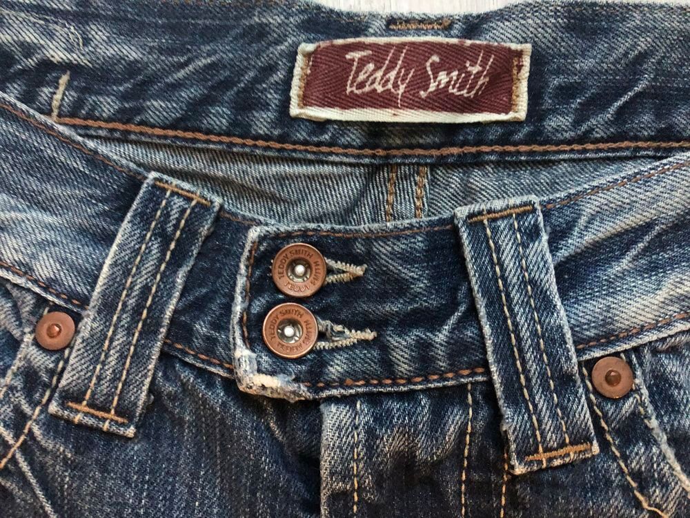 bermuda en jean fantaisie " Teddy Smith " T 40 &eacute;tat neuf Vêtements