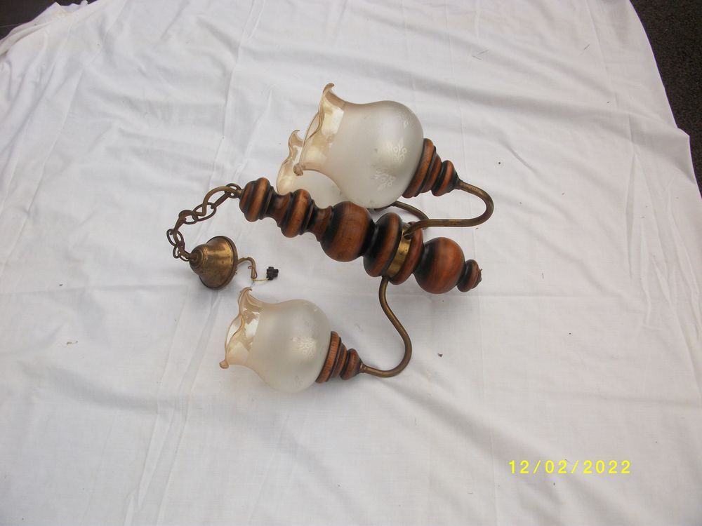 Lustre bois et globe Décoration