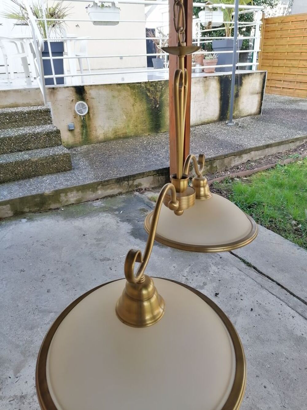 Suspension double m&eacute;tal dor&eacute; et verre d&eacute;poli Décoration