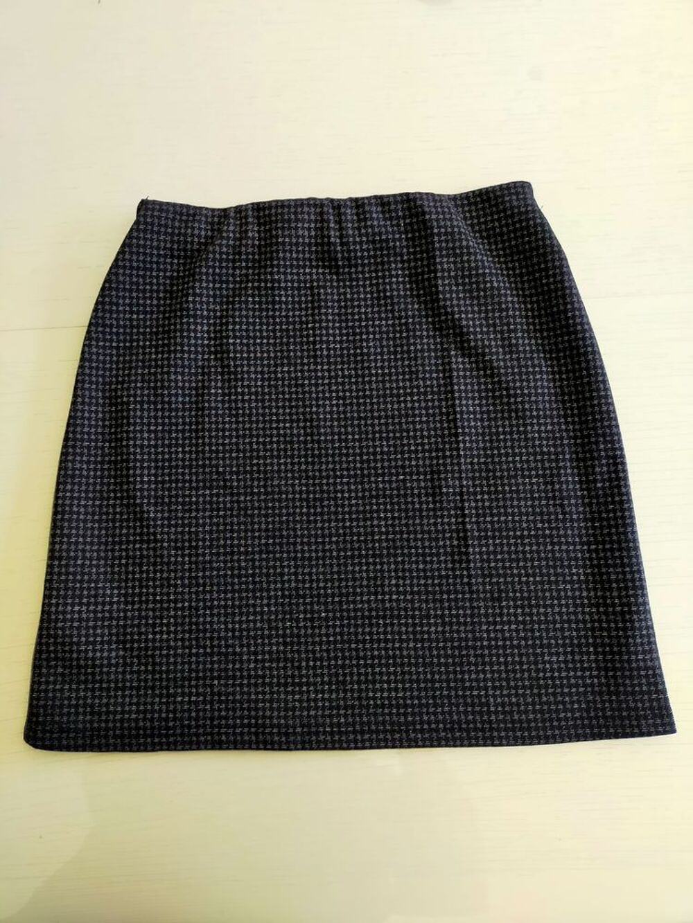JUPE NOIRE A PETITS CARREAUX Vêtements