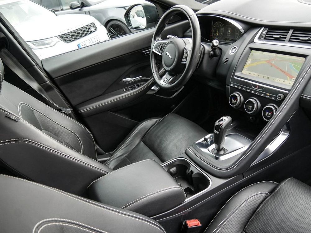 E-PACE E-Pace 2.0 D - 180 ch AWD BVA R-Dynamic HSE 2018 occasion 69007 Lyon