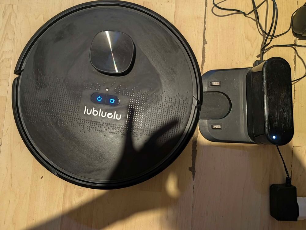 Aspirateur robot Lubluelu model SL61 avec station de charge Electroménager