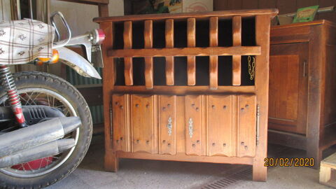 Meuble TV ou Autre en Bois Marron. 89 Le Vernois (39)