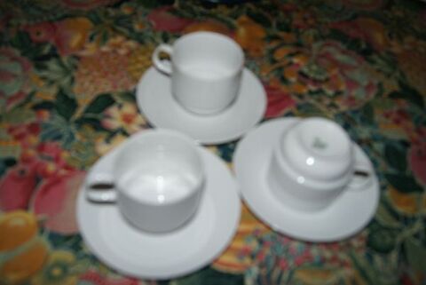 Service �  caf� Bareuther 12 Roquefort-des-Corbi�res (11)