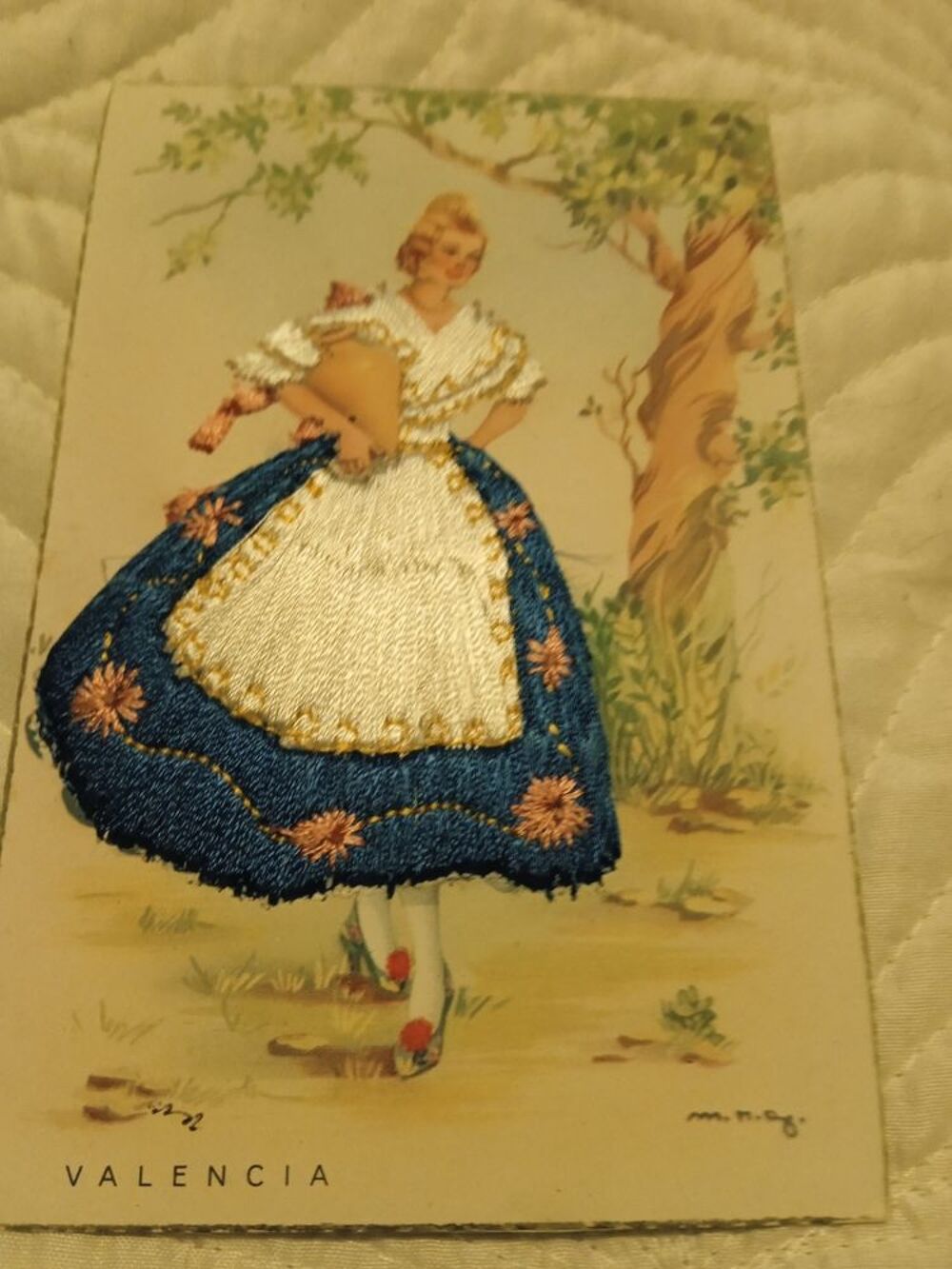 carte postale brod&eacute;e 