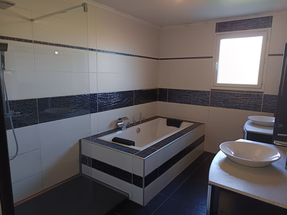 Vente Maison Maison 129m2 avec un terrain de 1525m2 
Avec piscine Cissac-médoc