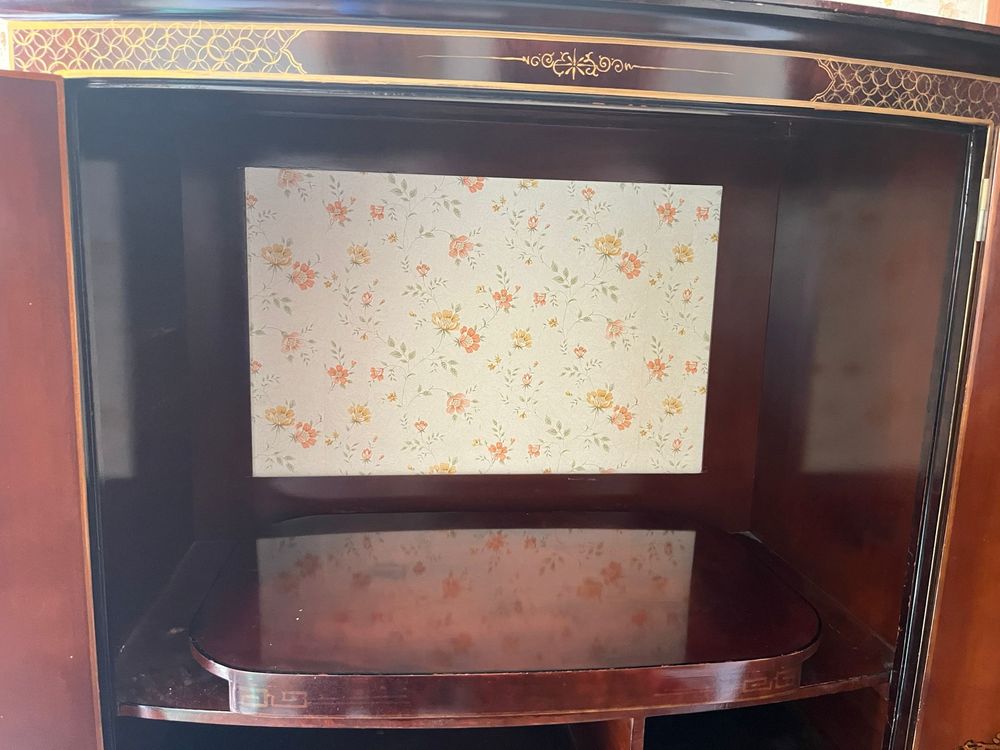 Meuble TV asiatique laqu&eacute; ? d&eacute;cor floral et oiseaux Meubles