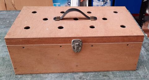 Caisse pour transport d'oiseaux 20 59150 Wattrelos
