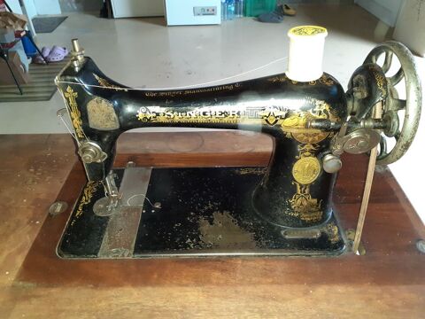 Ancienne machine à coudre 40 Brest (29)