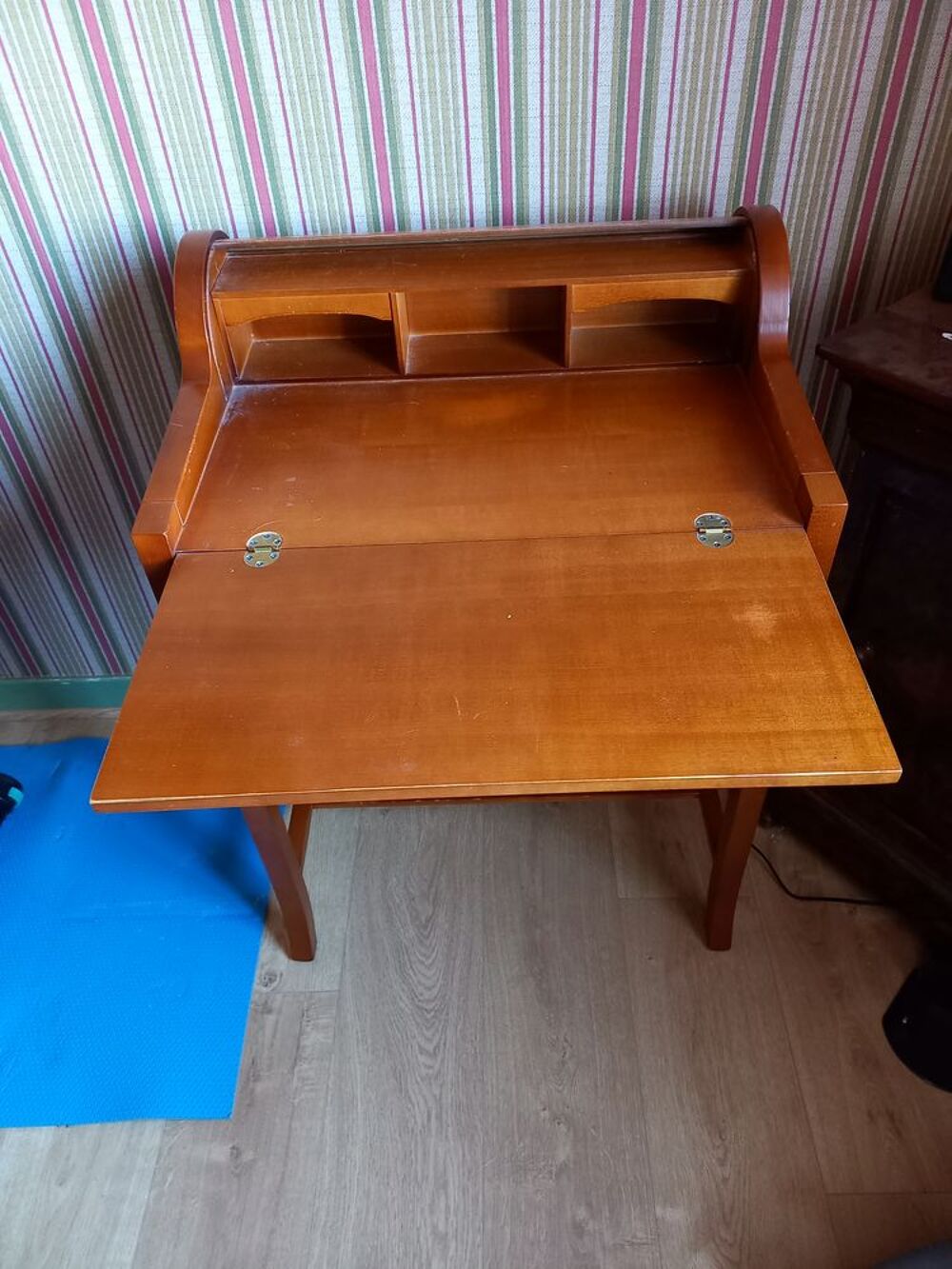 bureau &eacute;critoire &agrave; rideau Meubles