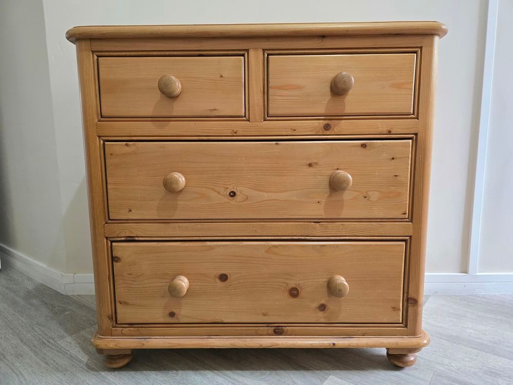 une chambre et bureau en pin massif Meubles