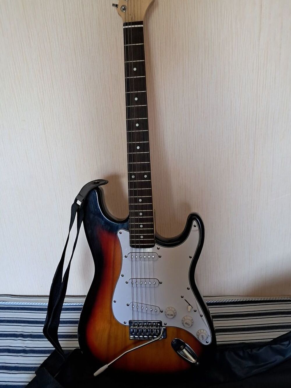 guitare &eacute;lectrique Instruments de musique