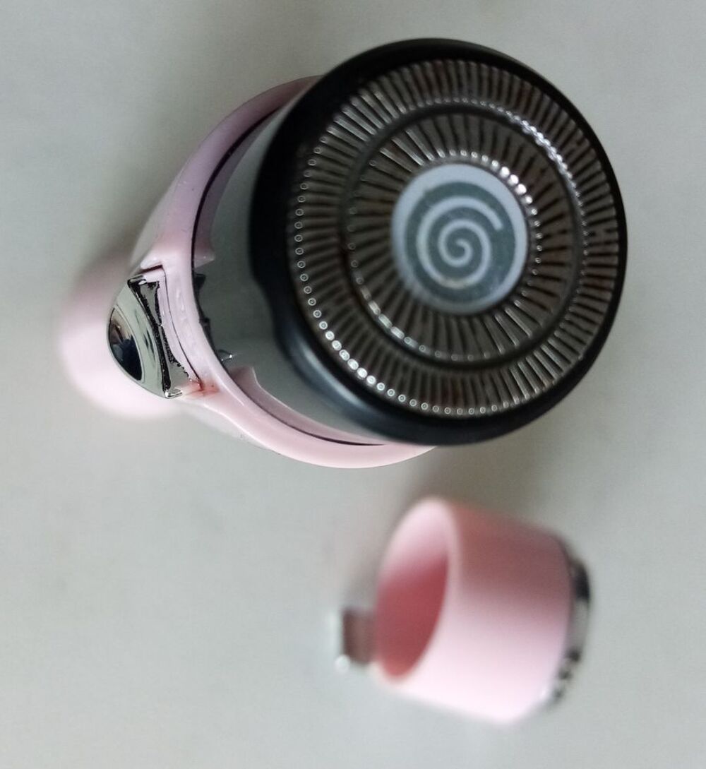 Rasoir intime, neuf Electroménager