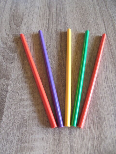 5 crayons de couleurs  (28c) 2 Tours (37)