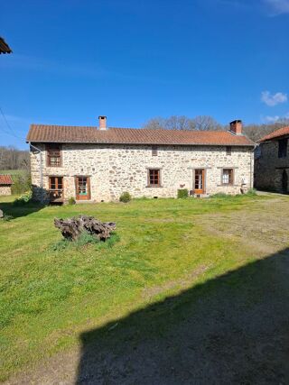  Ferme � vendre 15 + pi�ces 400 m� Bujaleuf