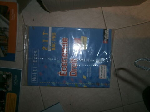 MANUEL SCOLAIRE techniques de com et organisation
5 Annonay (07)