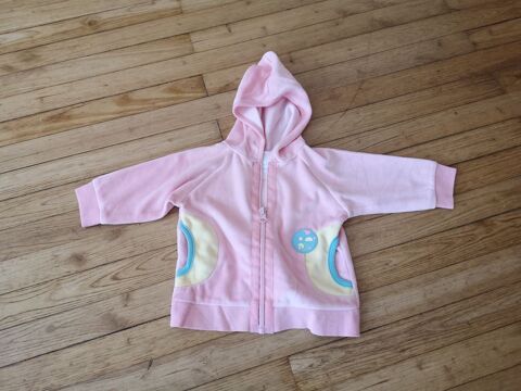 F 13 (9) - 6 mois - Gilet rose avec poche jaune 0 Paris 13 (75)