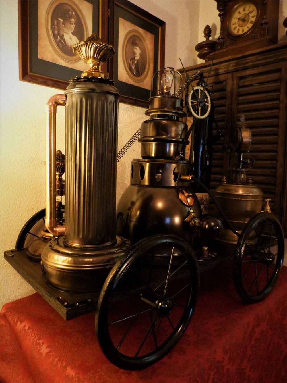  Machine de Curiosit&eacute; "ANTIQUE WHEELED MACHINE" Steampunk Décoration