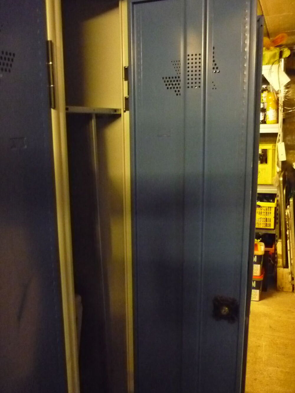 Achetez armoire vestiaire occasion, annonce vente à BlangysurBresle