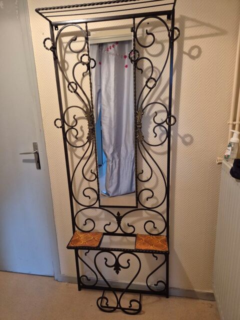 Porte-manteau en fer forg�  60 Montauban (82)