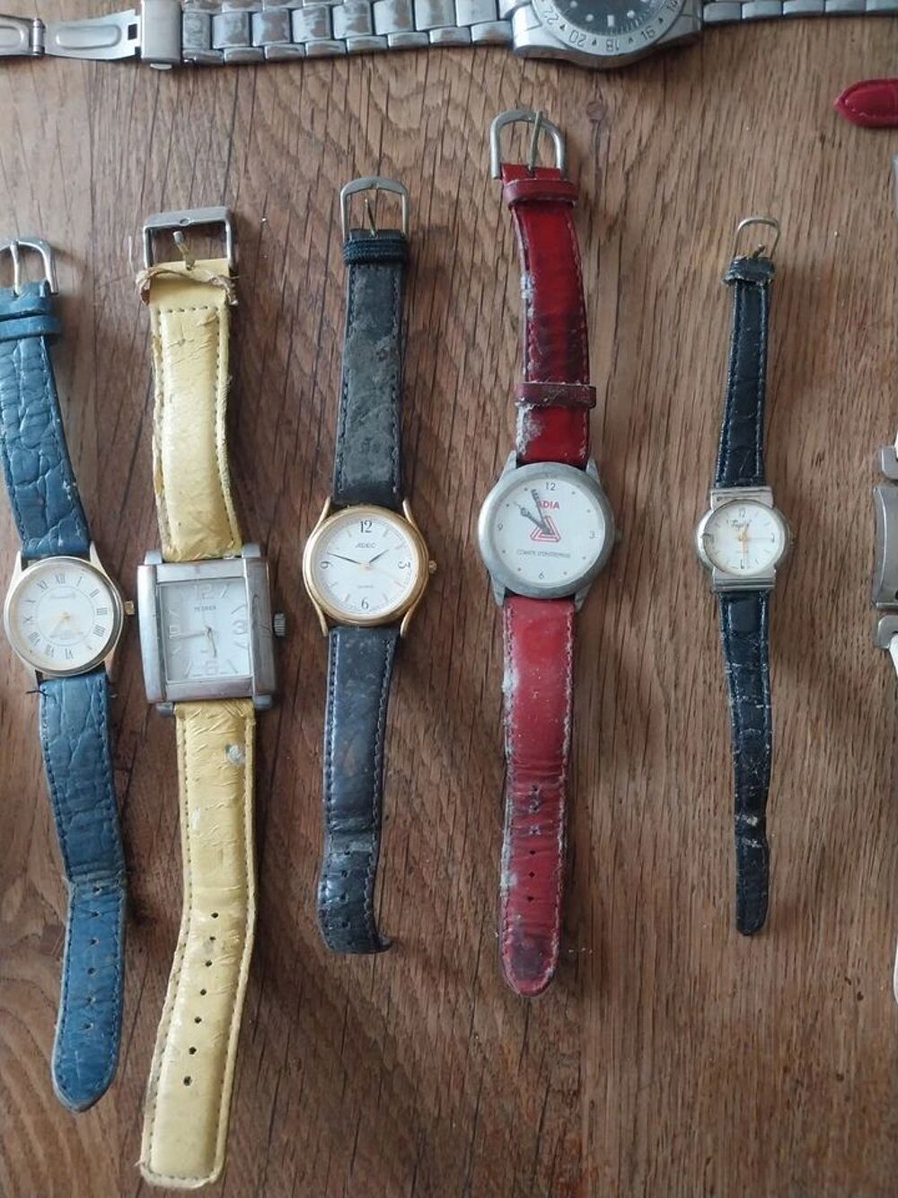 Lots De Montres Hommes Et Femmes
Bijoux et montres