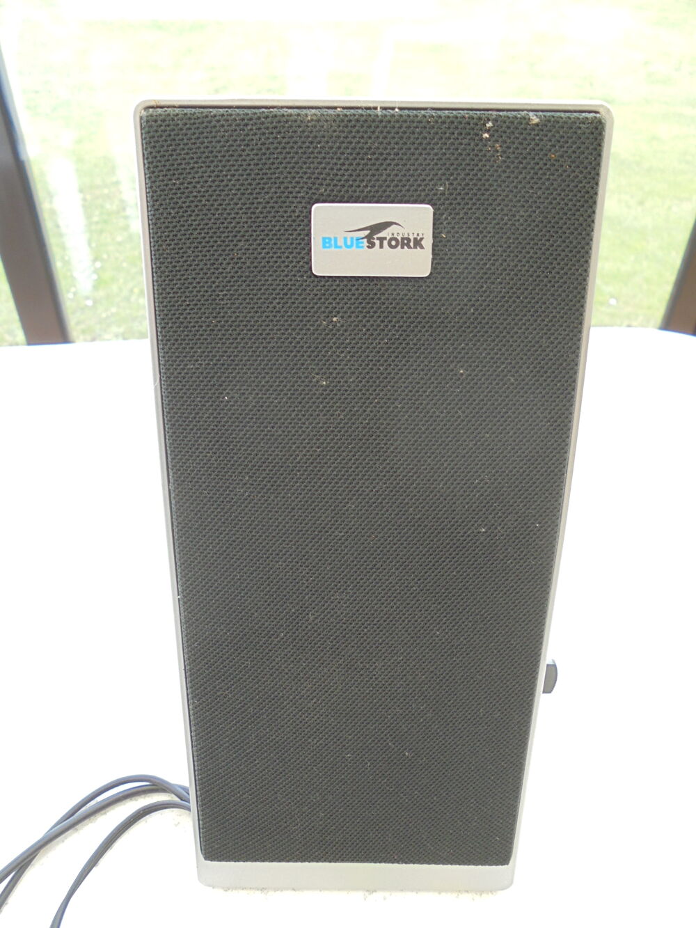 2 mini enceintes de bureau couplees pour ordi
10 euros Audio et hifi