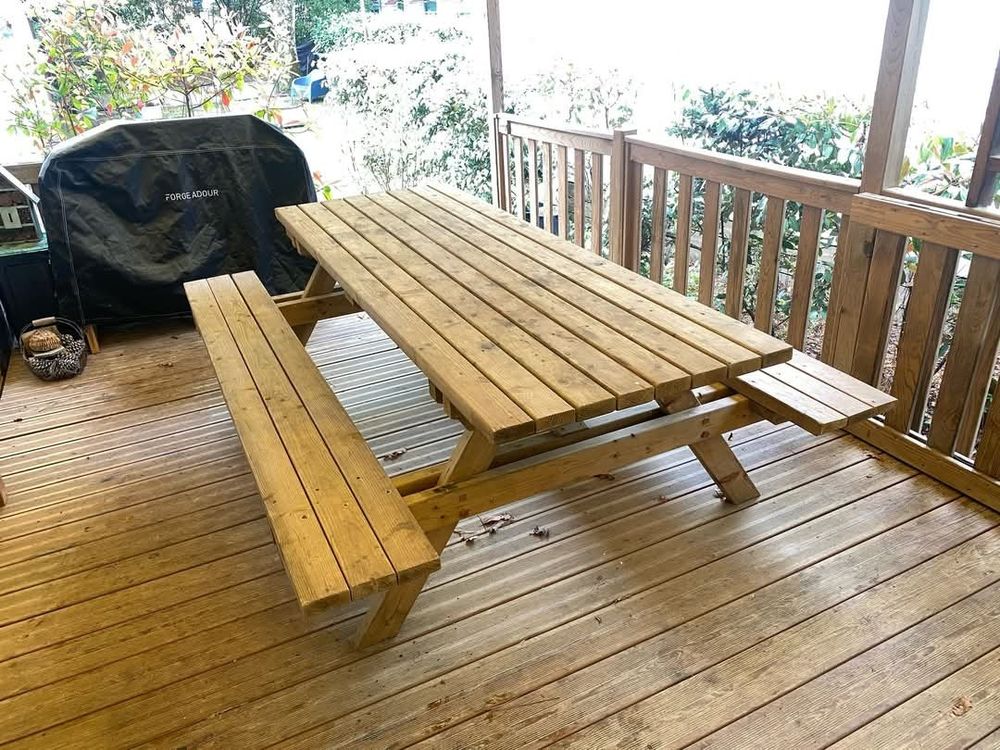 AV TABLE BANCS EN PIN CLASSE 4 
QUALITE ARTISAN Meubles