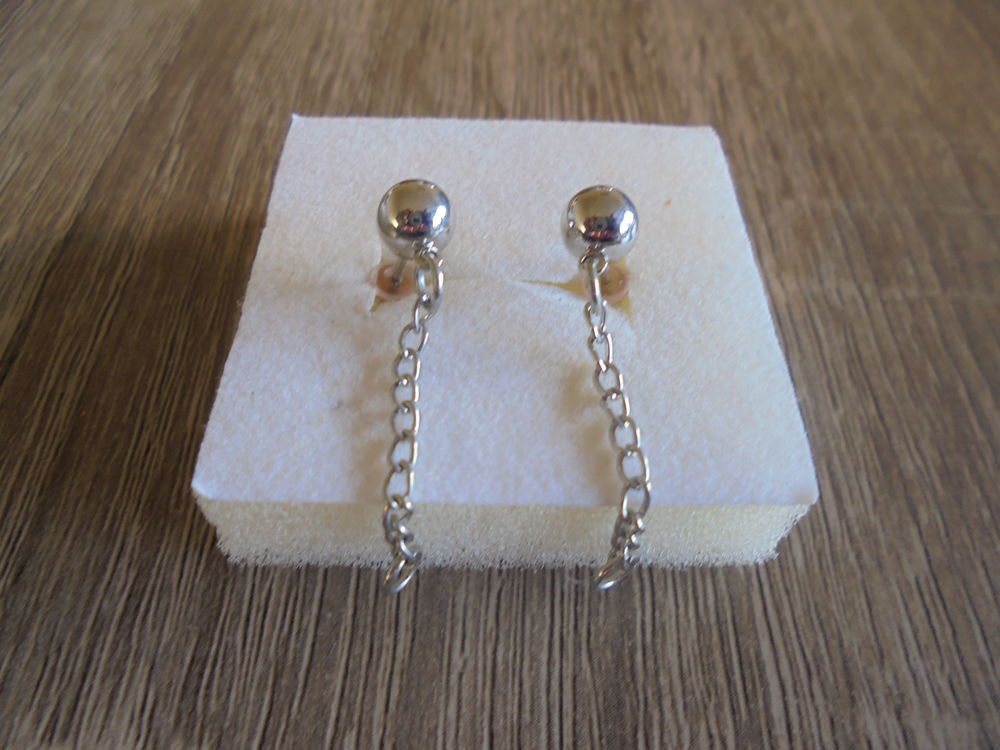 Boucles d'oreilles boule (28b) Bijoux et montres