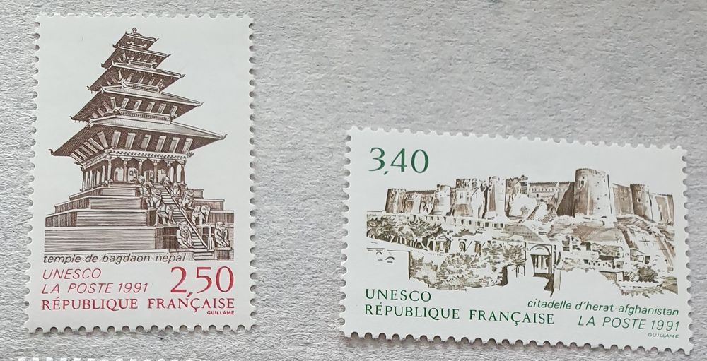 Timbres Service 108 - 109 - 111 - 112 - 113 Neufs 