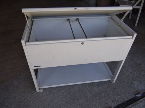 Classeur métallique de bureau. 30 Ruoms (07)