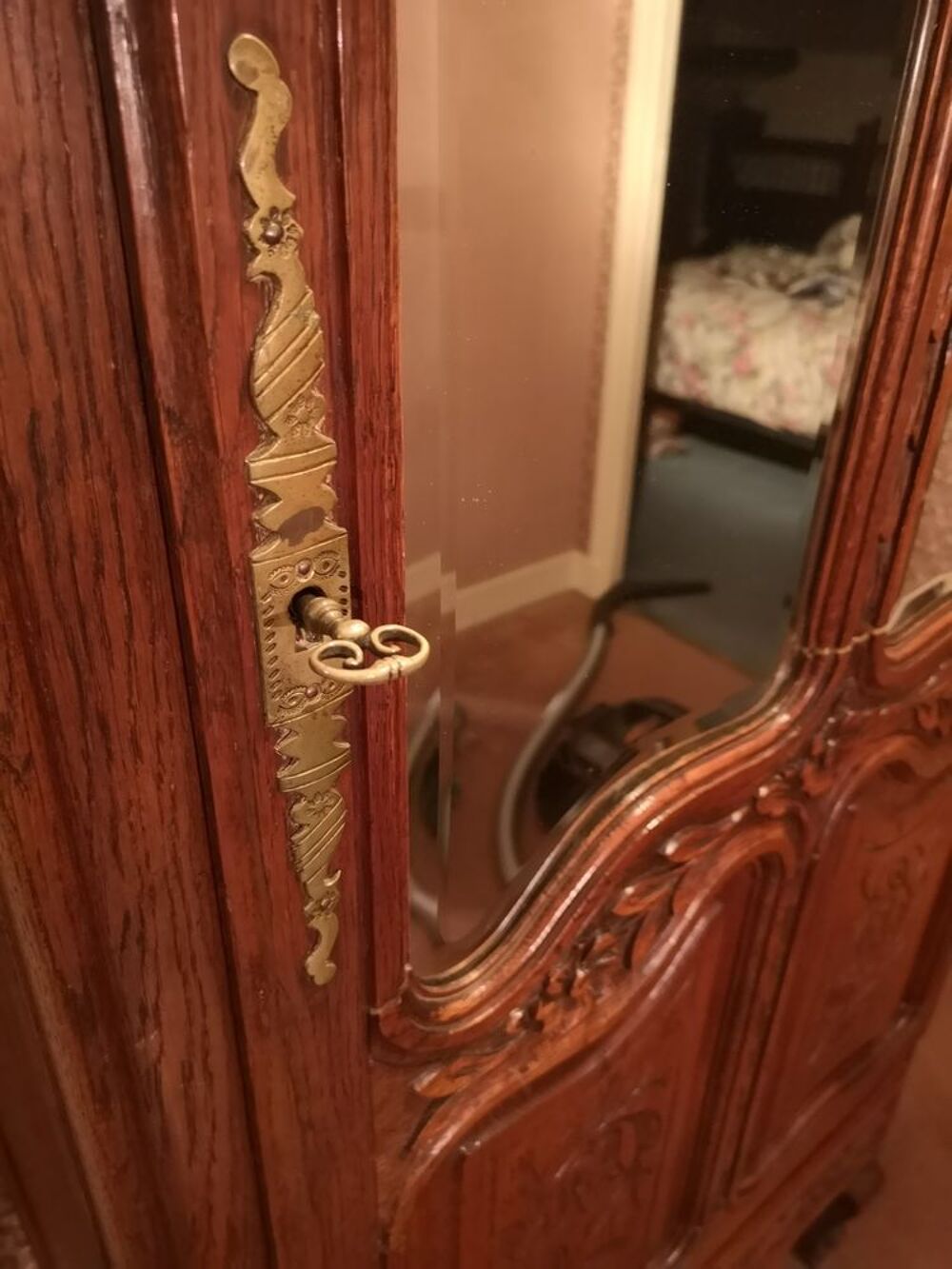 Armoire avec miroir en bois ch&ecirc;ne normande Meubles