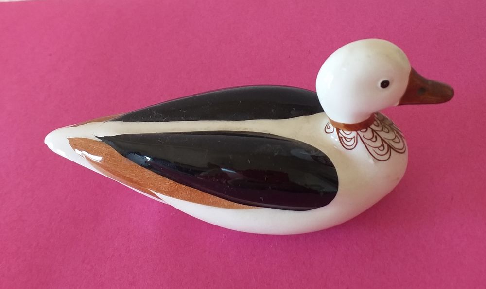 Canard de vitrine en porcelaine 