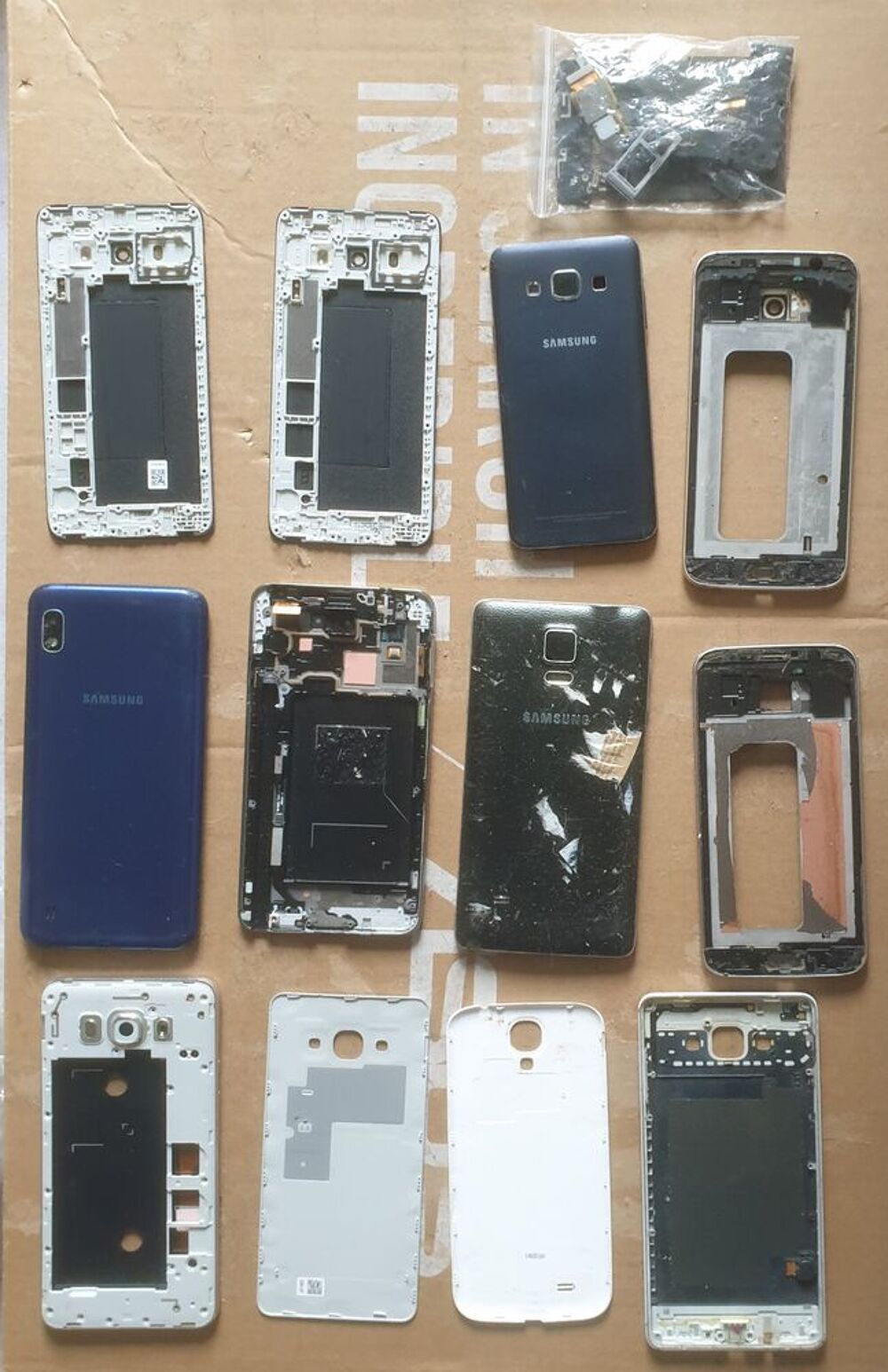 Lot de smartphones Samsung pour pi&egrave;ces Téléphones et tablettes