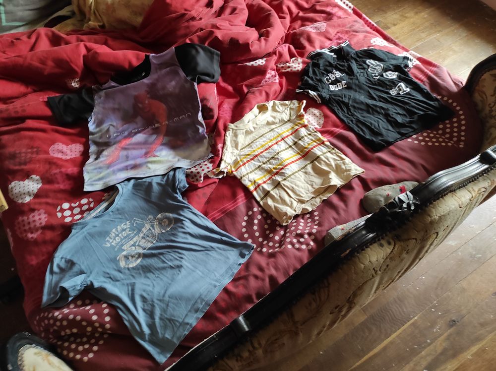4€quatre shit short manches courtes taille 6 ans Vêtements enfants