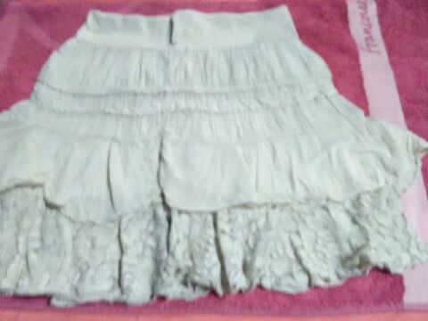 Vetements femme 3 La Gacilly (56)