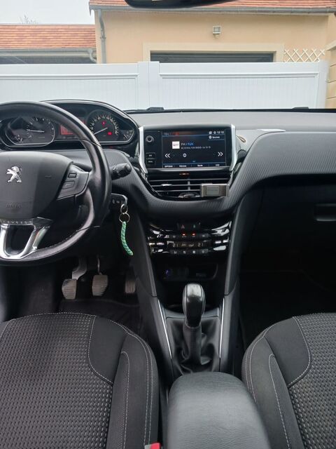 Peugeot 208 1.2 PureTech 110ch S&S BVM5 Allure