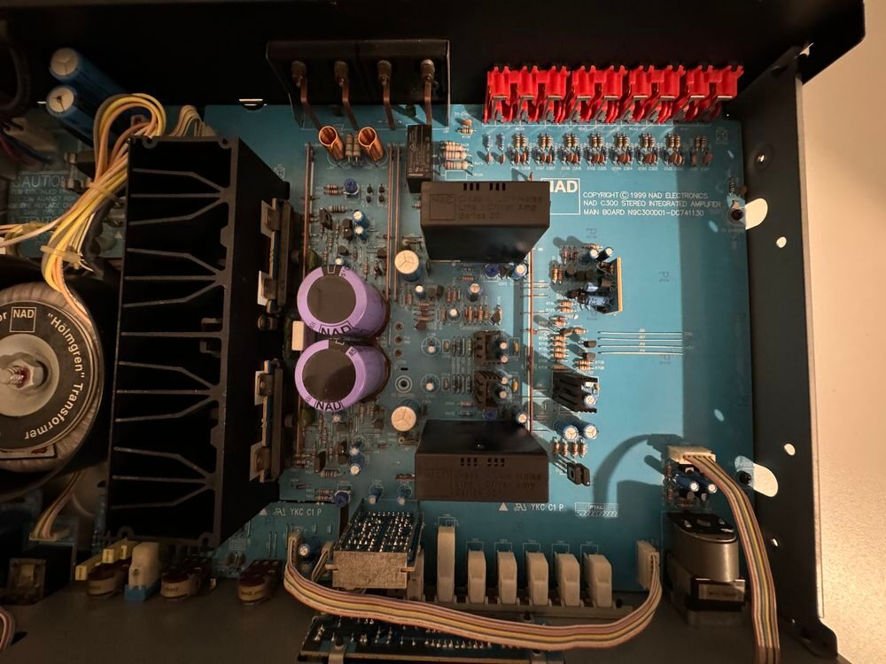 Amplificateur NAD C300 en tr&egrave;s bon &eacute;tat Audio et hifi