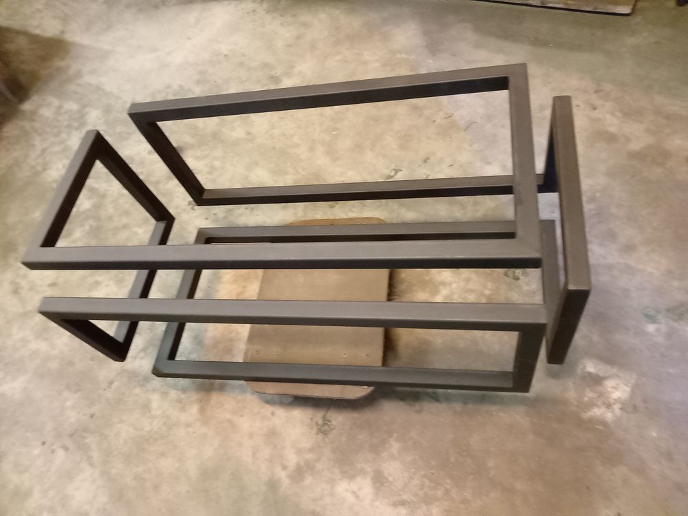 Table basse infinity neuve Peinte en noir Meubles