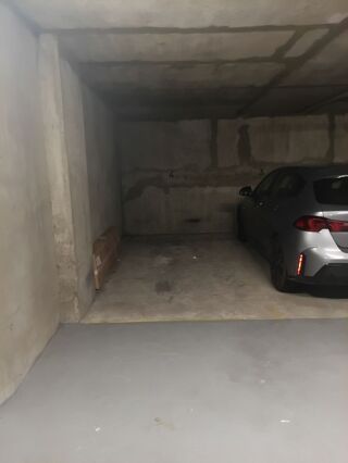  Parking / Garage à louer 9 m² Paris