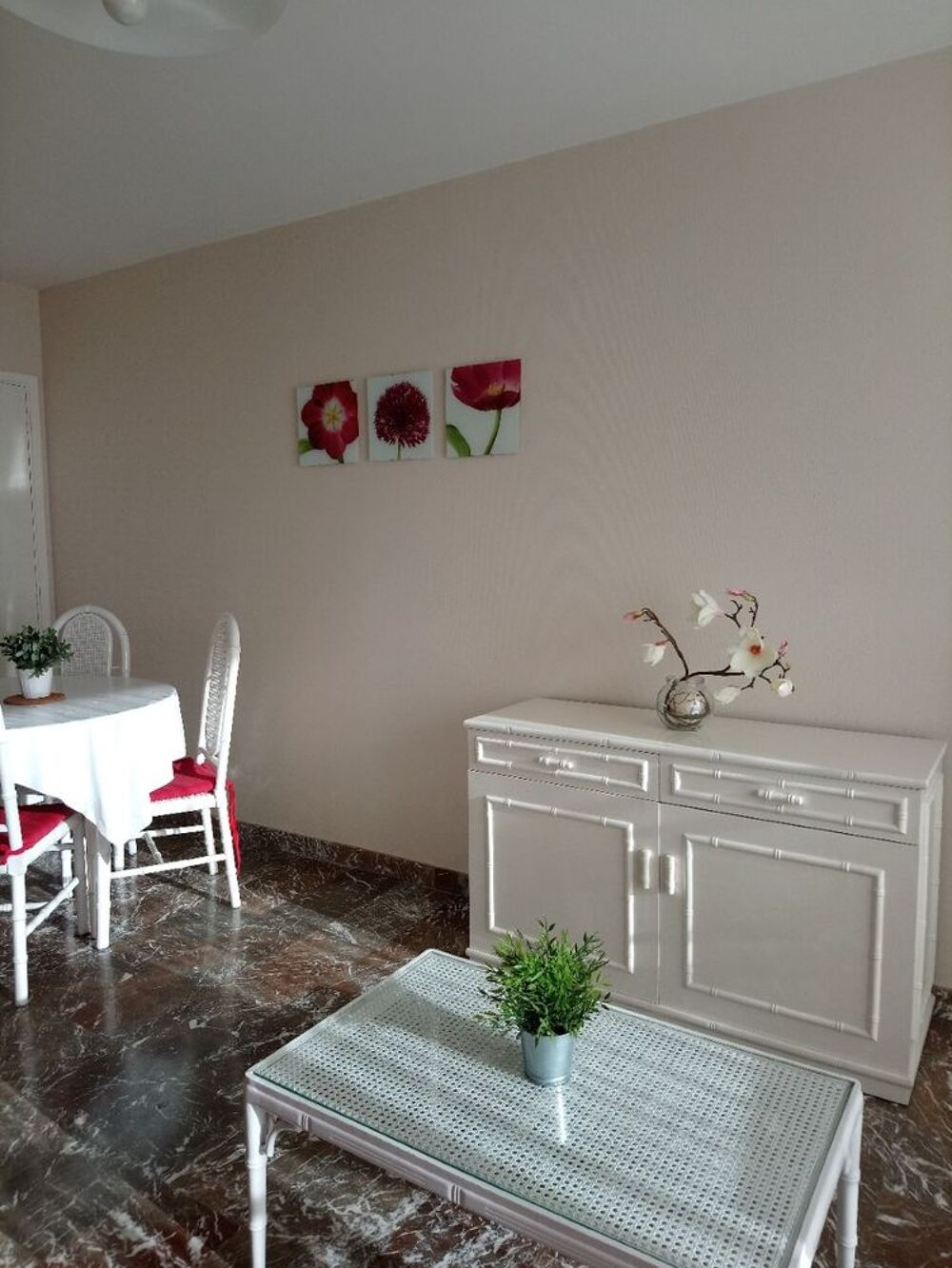   Menton, 300m mer, joli T2 de 54 m2 + terrasse et garage. Provence-Alpes-Côte d'Azur, Menton (06500)